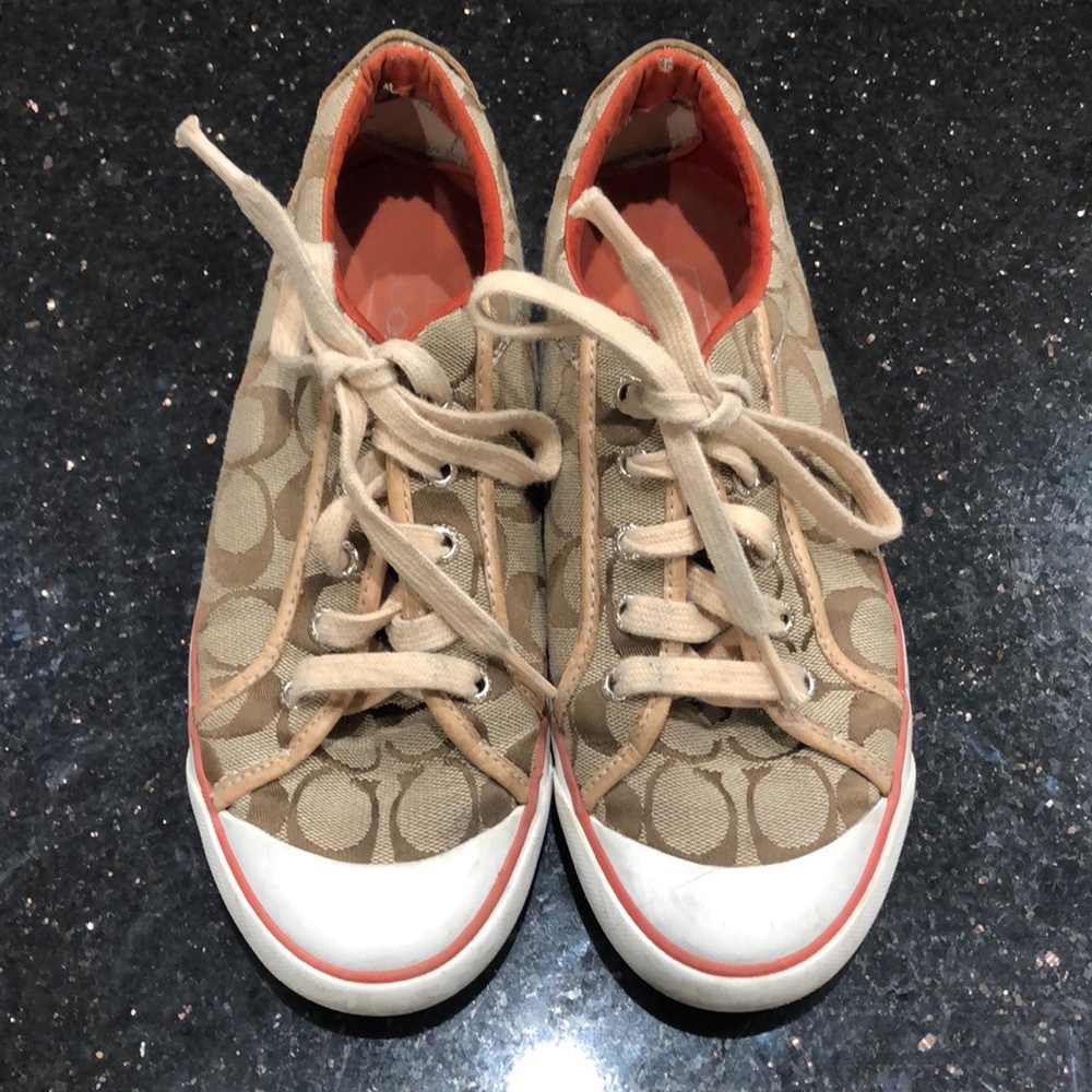 Very used coach shoes. 7.5